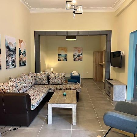 Spacious And Beautiful House Pireu Exterior foto