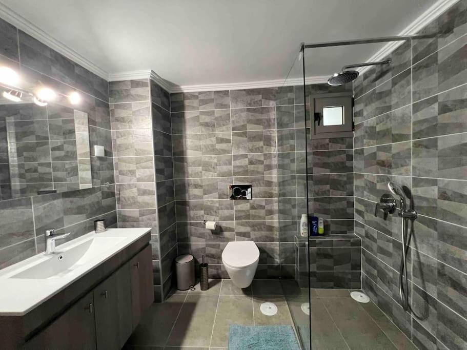 Spacious And Beautiful House Pireu Exterior foto