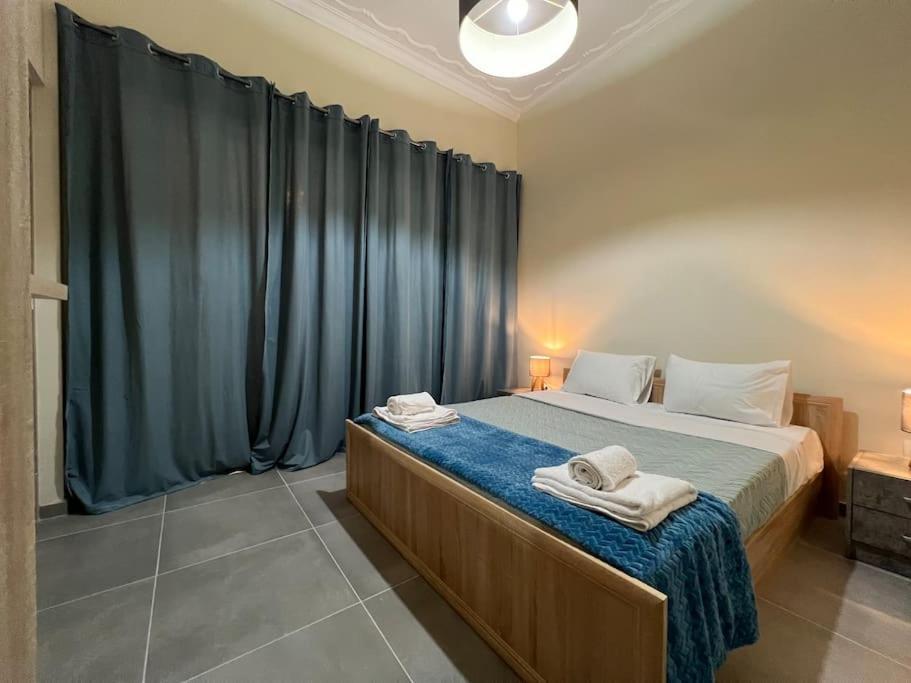 Spacious And Beautiful House Pireu Exterior foto